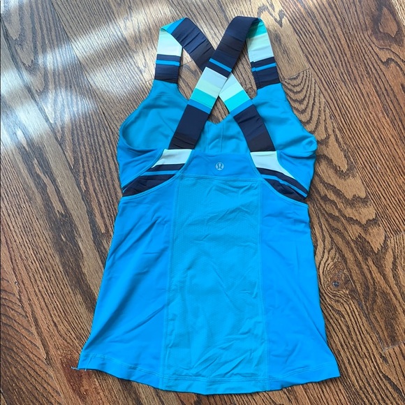 Lululemon workout top - Picture 2 of 3